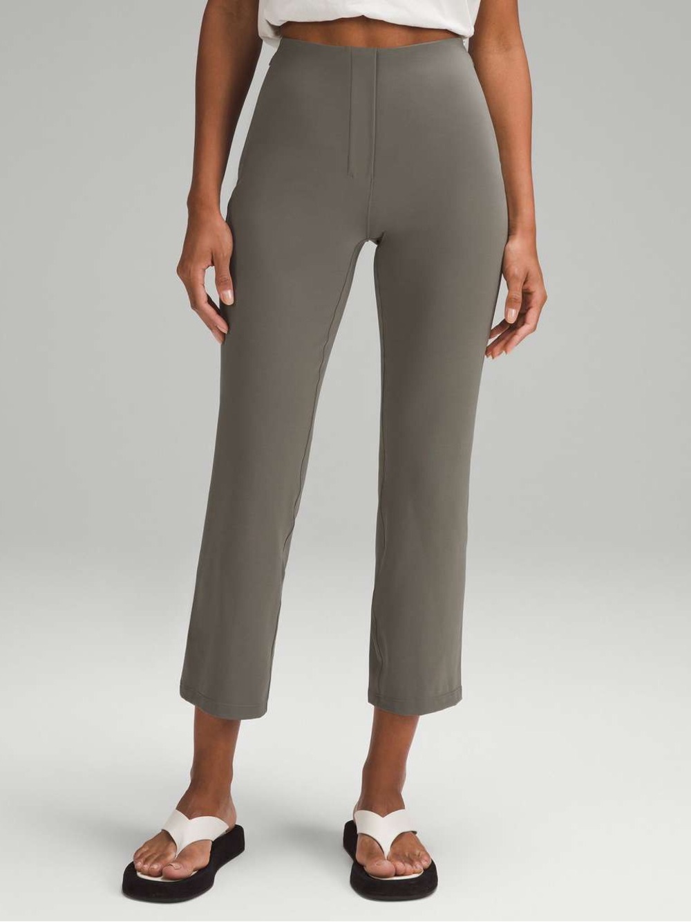 Lululemon Smooth Fit Pull-On High-Rise Cropped Pant
Grey Sage